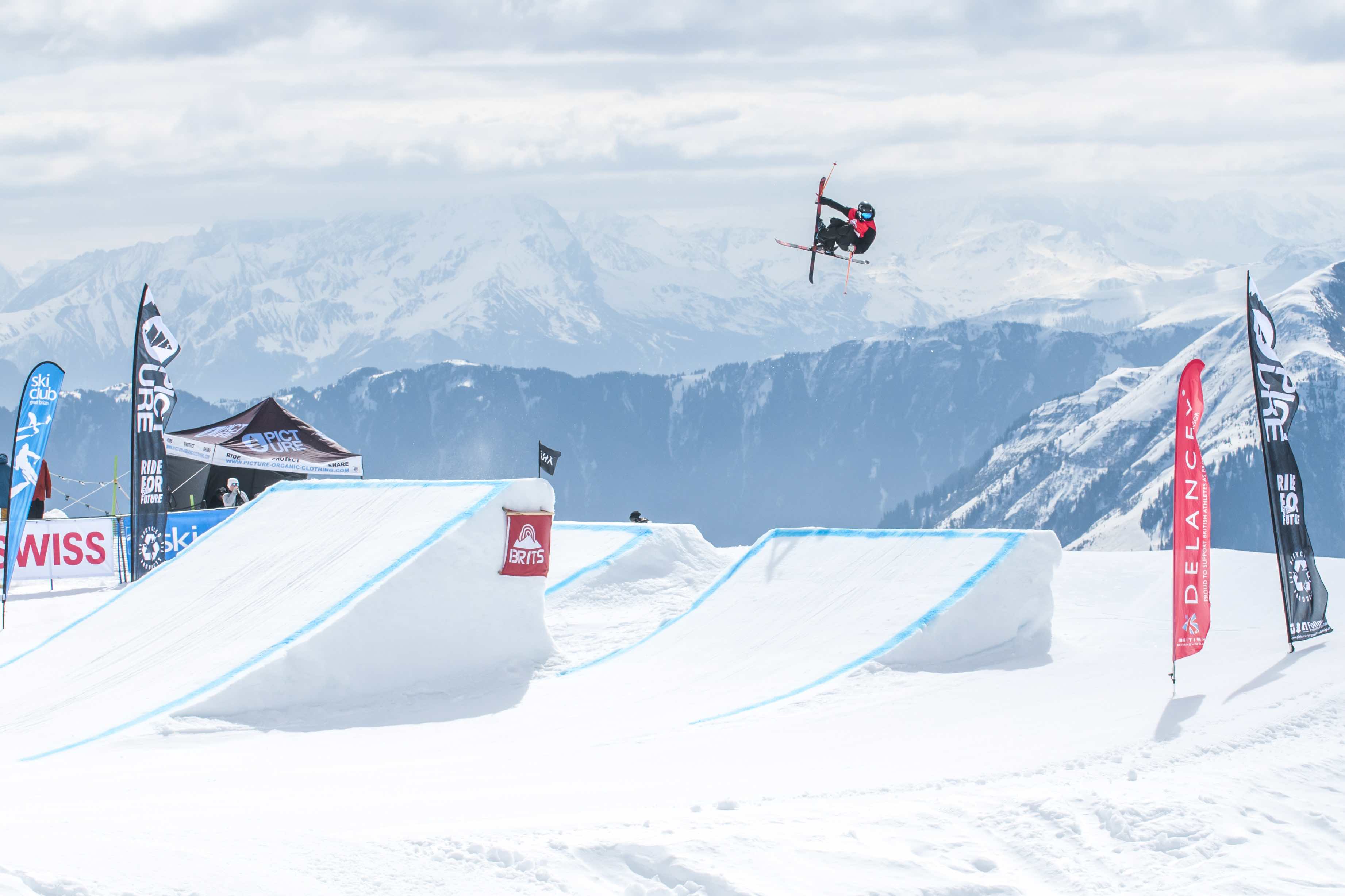 Day 4 - FW The BRITS Skiers tackle the Picture Big Air and big names take the titles in the Snowboard Halfpipe BRITS17 Ski BigAir JustinTaylorTipton