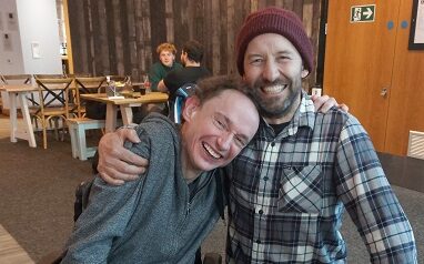 Ski Sunday presenter Ed Leigh helps open ‘a tin full of wishes’ at snow centre