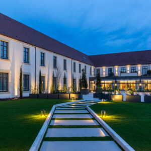 Peak Retreats offers new En-Route Escapes experience for ski clients Skier-Les-Sept-Fontaines,-Burgundy----Peak-Retreats